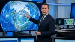 Meteorologists warn that an unusually early Arctic breakdown is forming in February, with atmospheric signals not seen in decades