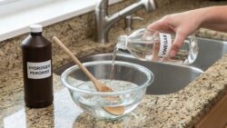 Mixing vinegar and hydrogen peroxide: what it’s for and why it’s advisable to do it