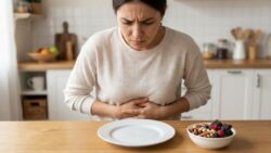 Why you feel more anxious when you’re hungry and the best snacks to stabilize your mood